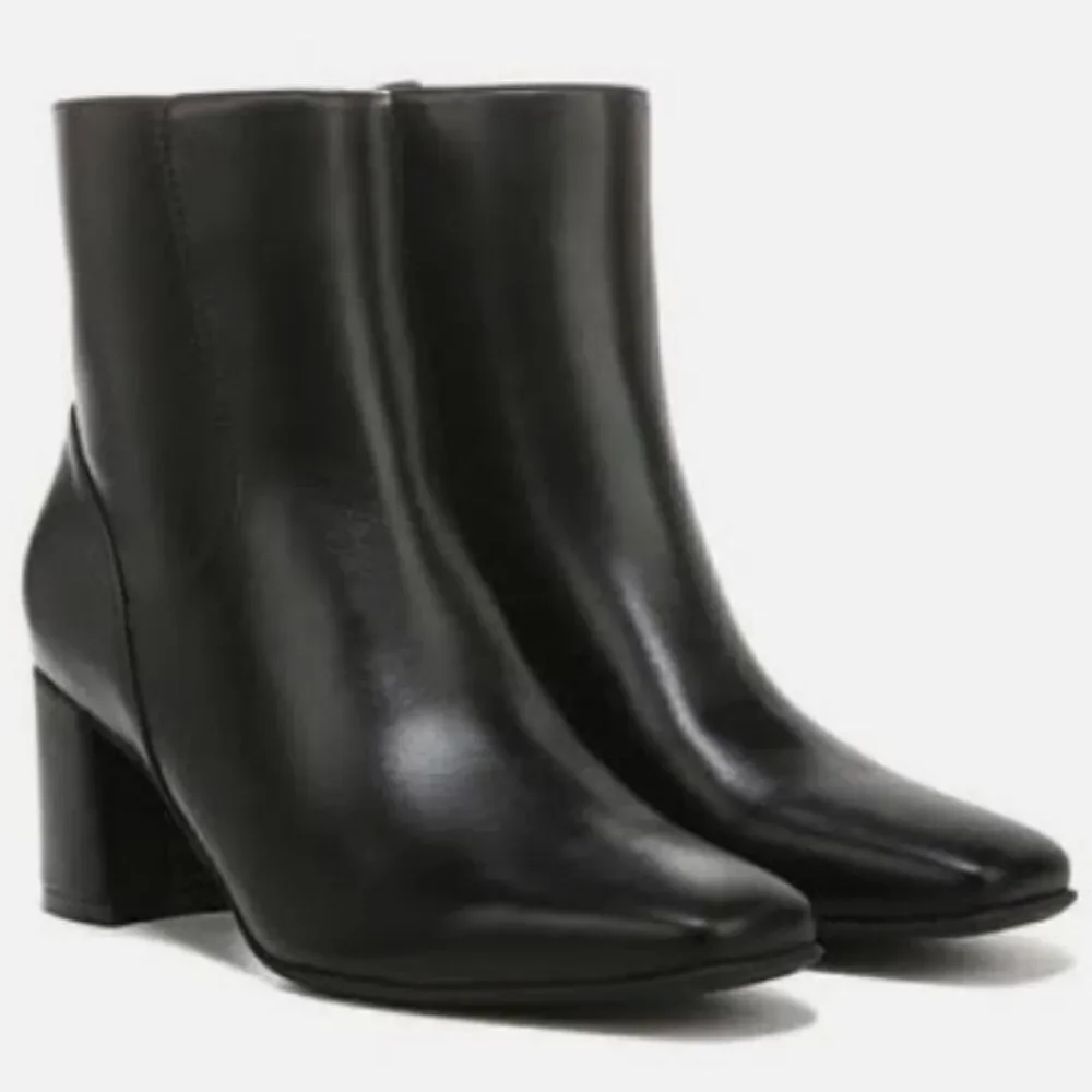 NATURALIZER Wrenley Booties - Picture 1 of 8